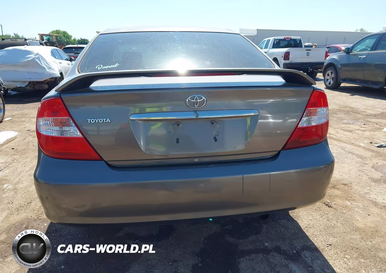 2003 Toyota Camry Le VIN:4T1BE32KX3U678919 - 17
