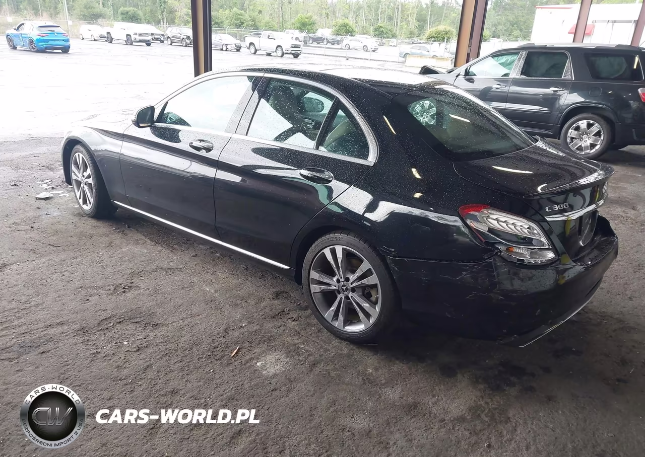 2018 Mercedes-Benz C 300 VIN:55SWF4JB0JU279855 - 3