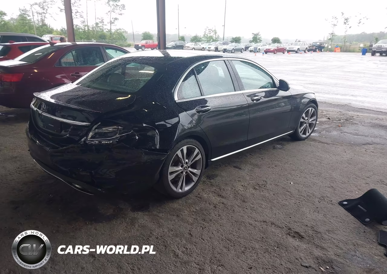 2018 Mercedes-Benz C 300 VIN:55SWF4JB0JU279855 - 4