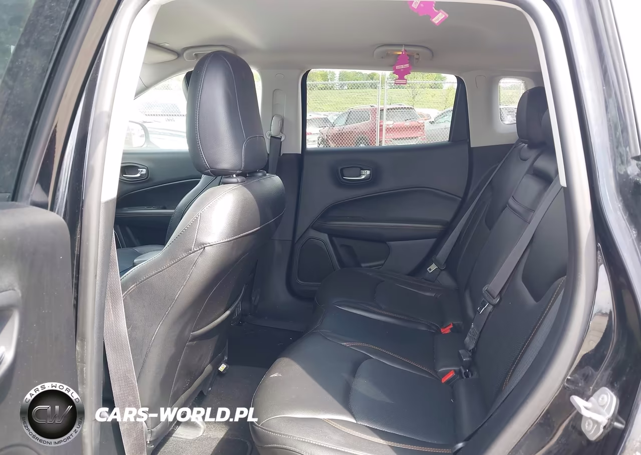 2018 Jeep Compass Limited 4X4 VIN:3C4NJDCB7JT201745 - 8