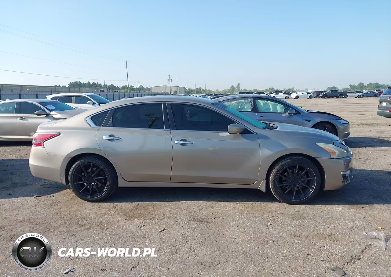2014 Nissan Altima 2.5 S VIN:1N4AL3AP1EN371161 - 13