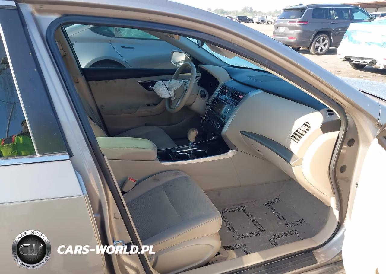 2014 Nissan Altima 2.5 S VIN:1N4AL3AP1EN371161 - 5