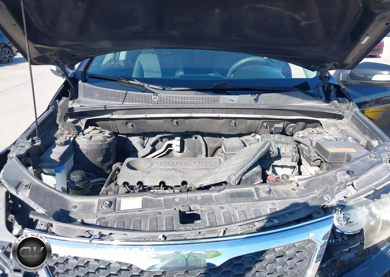 2011 Kia Sorento Lx VIN:5XYKTCA18BG070139 - 10