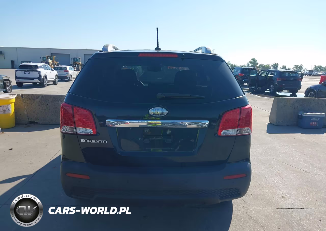 2011 Kia Sorento Lx VIN:5XYKTCA18BG070139 - 16