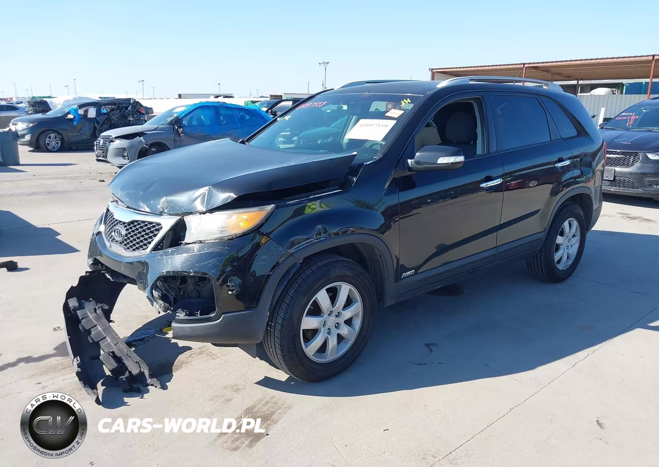 2011 Kia Sorento Lx VIN:5XYKTCA18BG070139 - 2