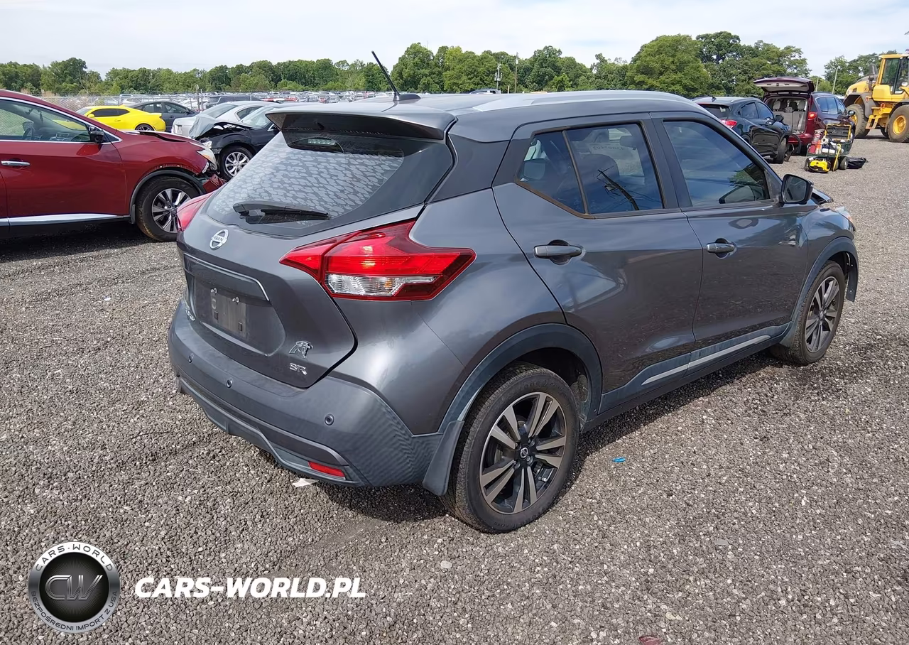2020 Nissan Kicks Sr Xtronic Cvt VIN:3N1CP5DV4LL533040 - 4