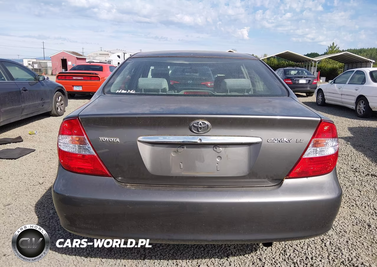 2002 Toyota Camry Le VIN:JTDBE32K420136371 - 16