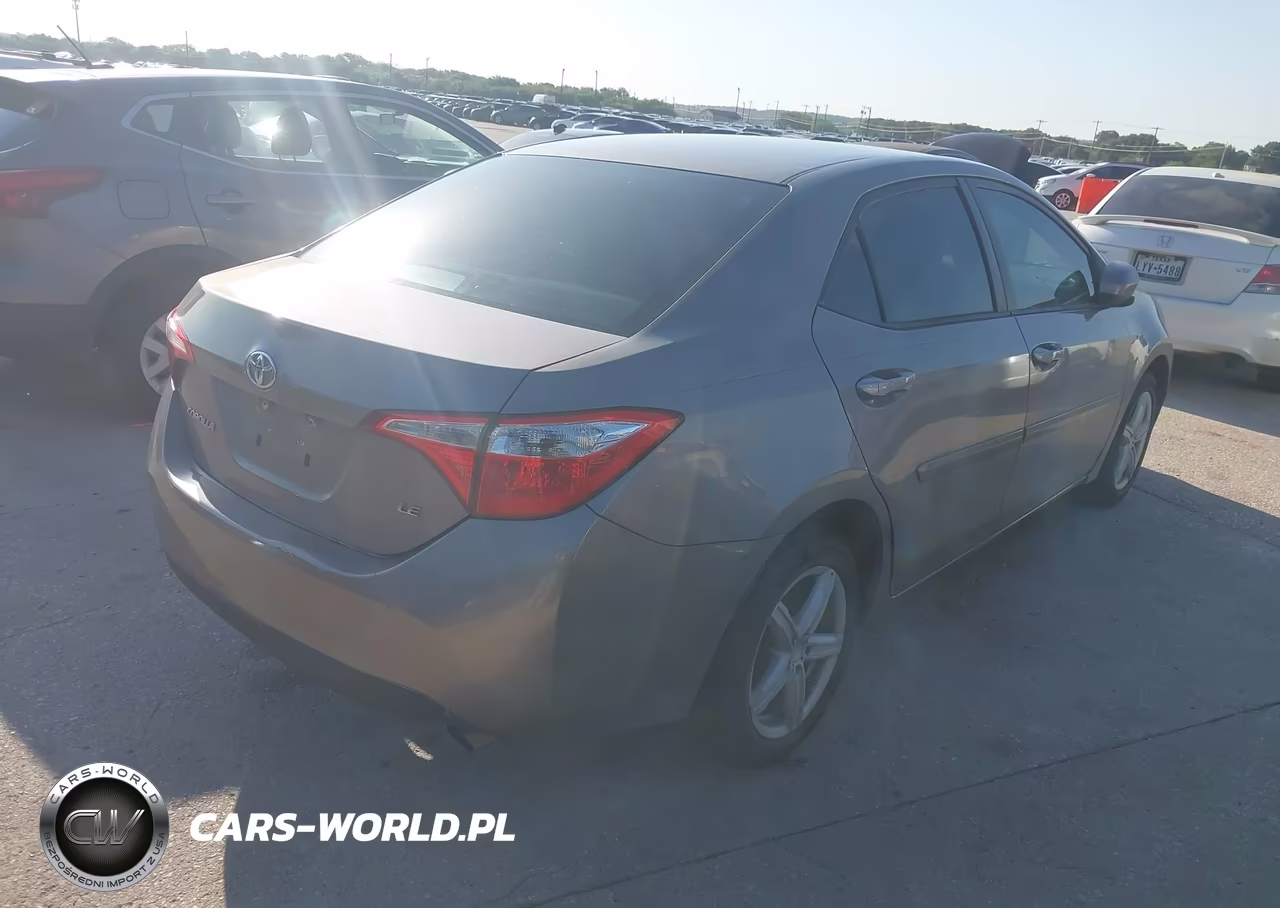 2015 Toyota Corolla Le VIN:5YFBURHE9FP213741 - 4