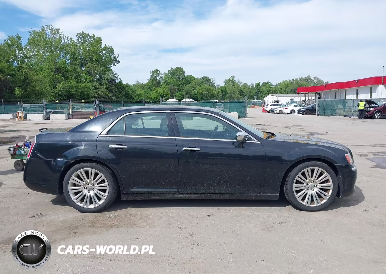 2014 Chrysler 300C VIN:2C3CCAEG2EH120079 - 13