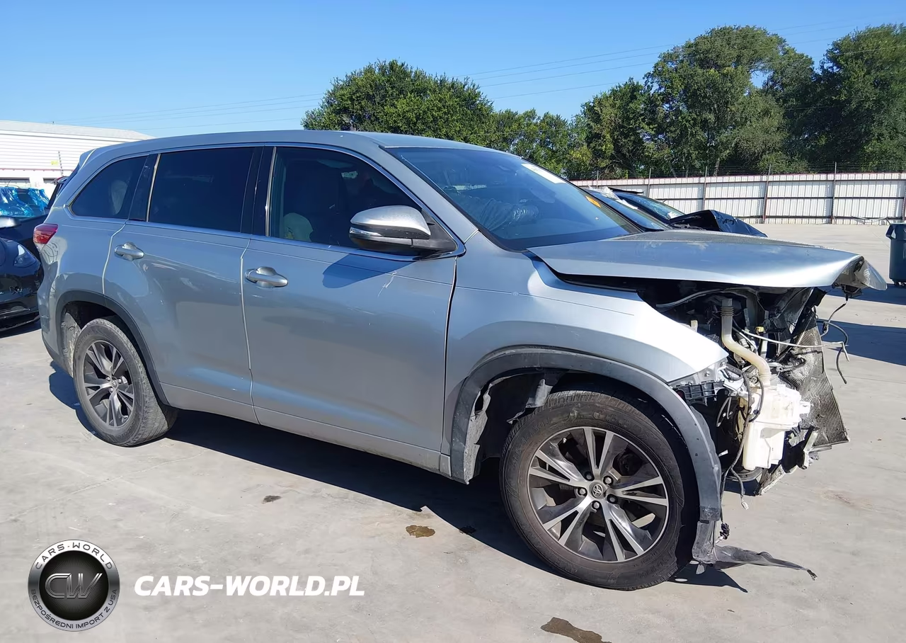 2018 Toyota Highlander Le VIN:5TDZARFH8JS041822 - 14