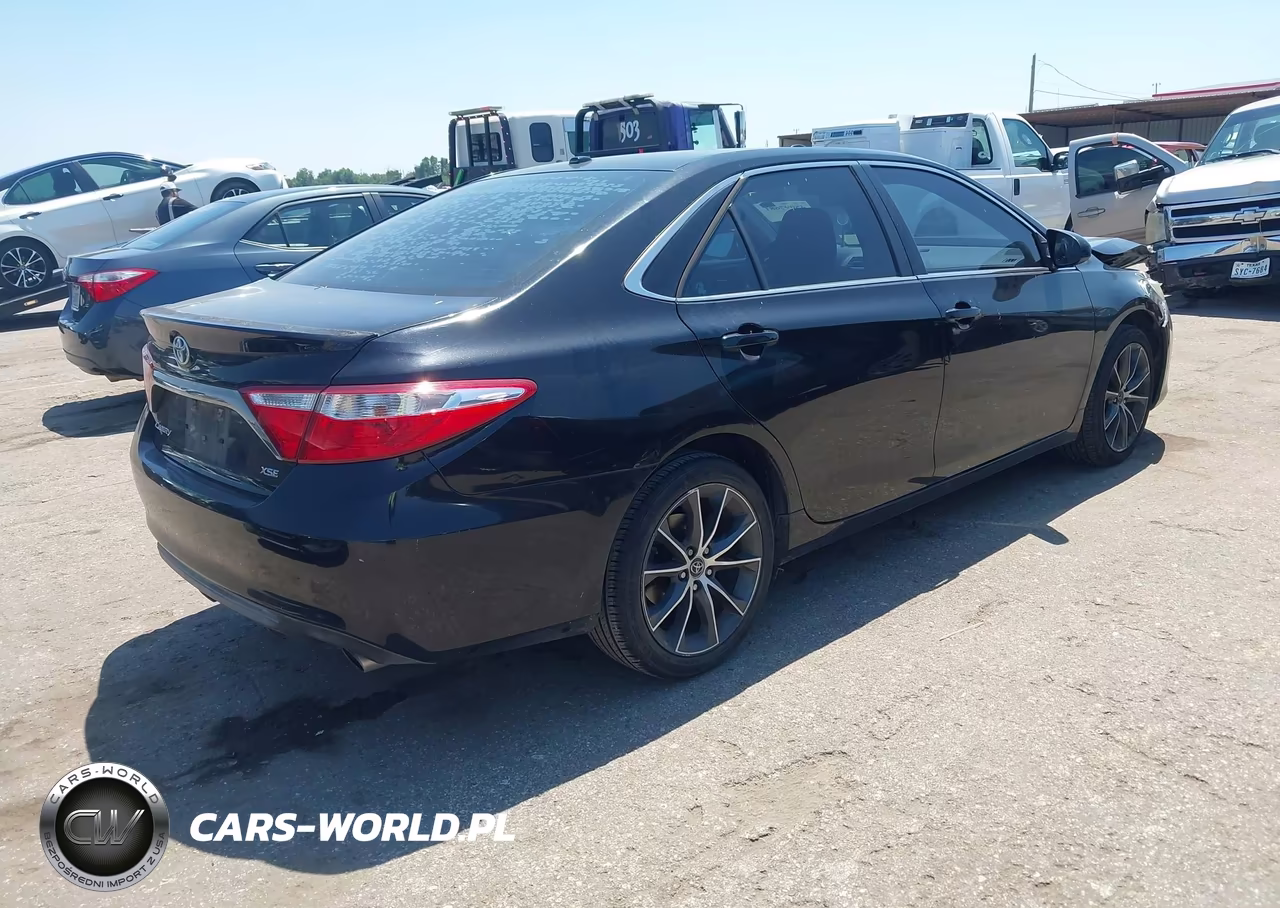 2015 Toyota Camry Xse VIN:4T1BF1FK9FU065545 - 4