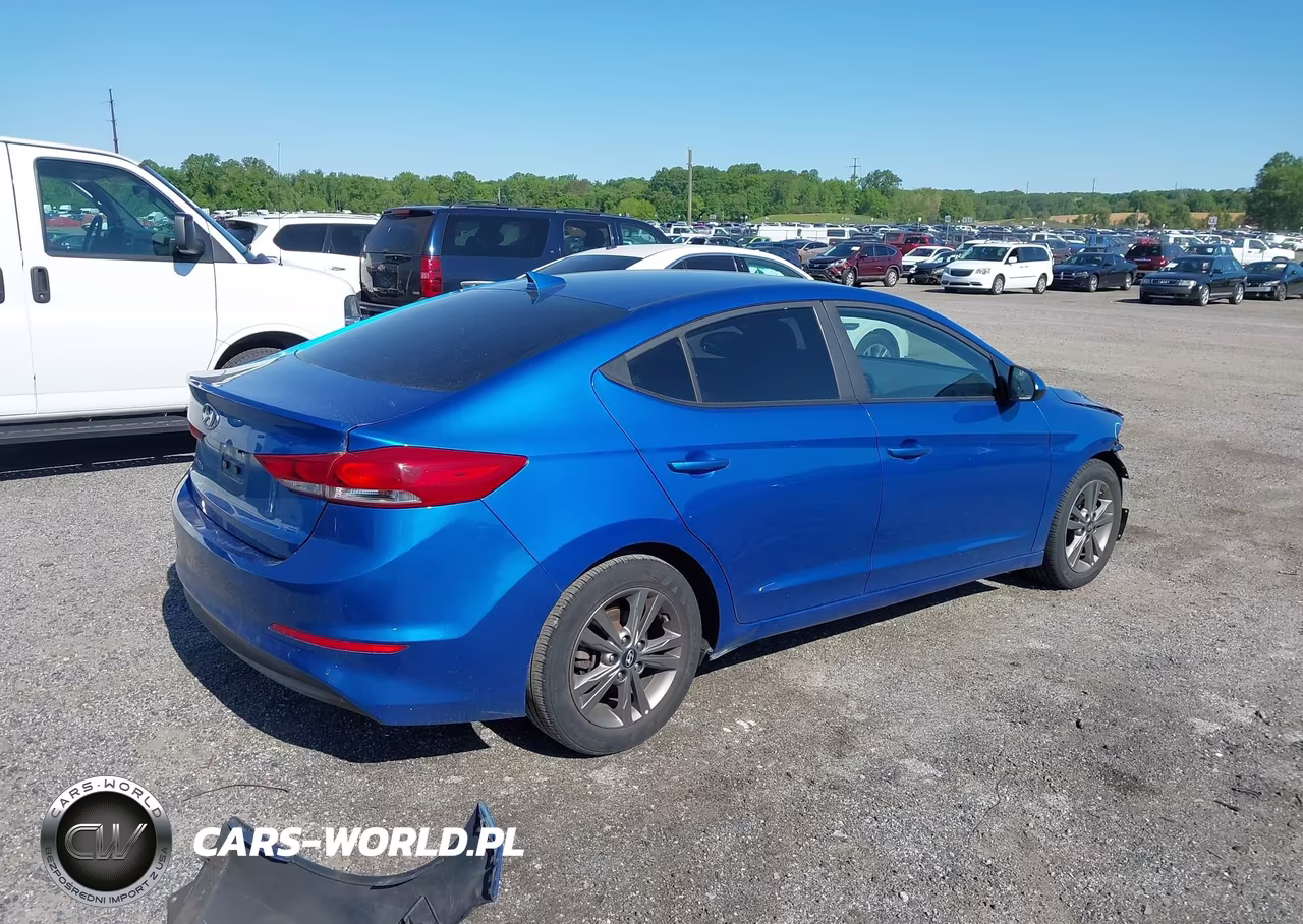 2018 Hyundai Elantra Sel VIN:5NPD84LF6JH288192 - 4