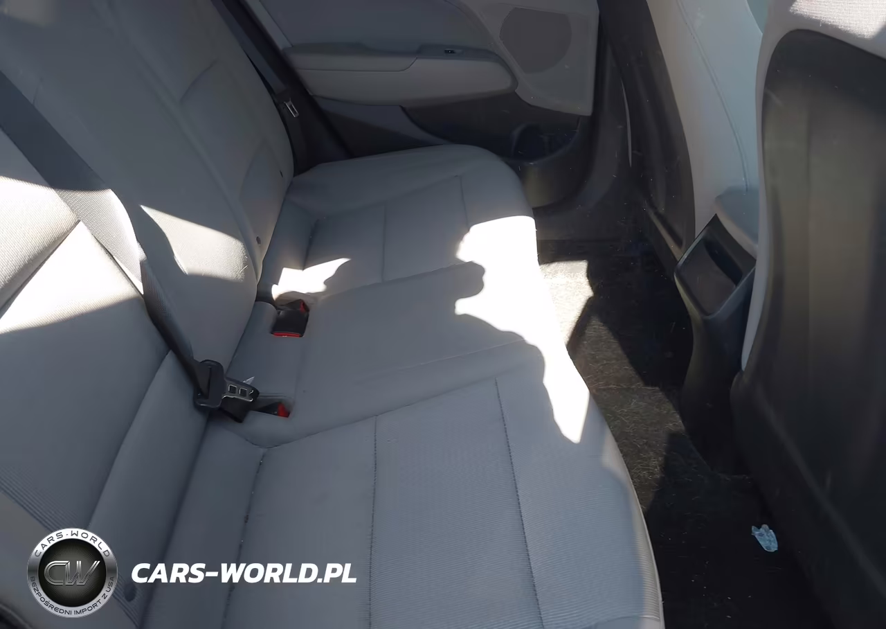 2018 Hyundai Elantra Sel VIN:5NPD84LF6JH288192 - 8