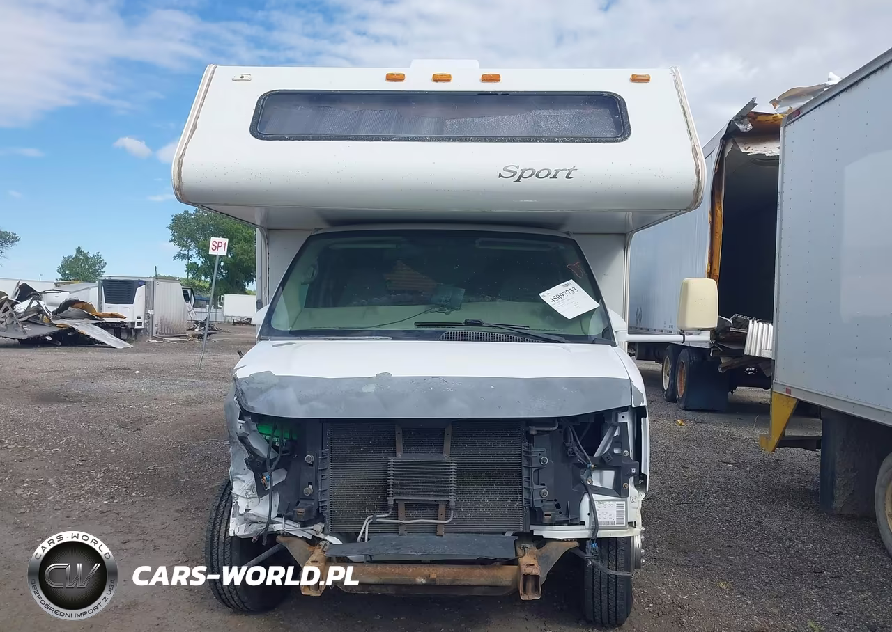 2004 Chevrolet Express Cutaway Base W-C7L-C7N VIN:1GBJG31U841246236 - 13