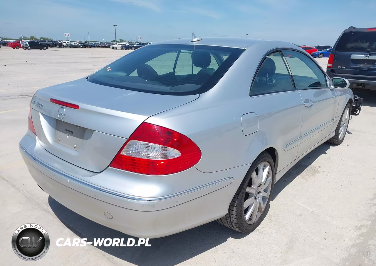 2007 Mercedes-Benz Clk 350 VIN:WDBTJ56HX7F219767 - 4