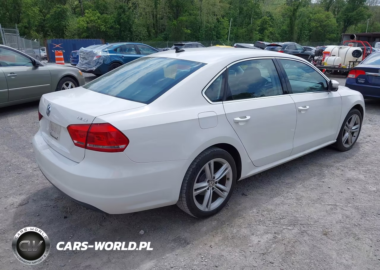 2014 Volkswagen Passat 1.8T Se VIN:1VWBT7A38EC111917 - 4
