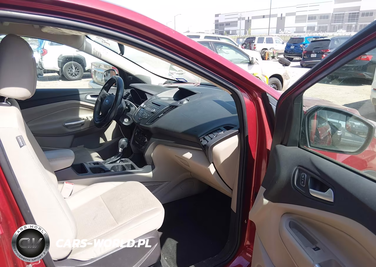 2017 Ford Escape Se VIN:1FMCU0GD6HUA38407 - 5