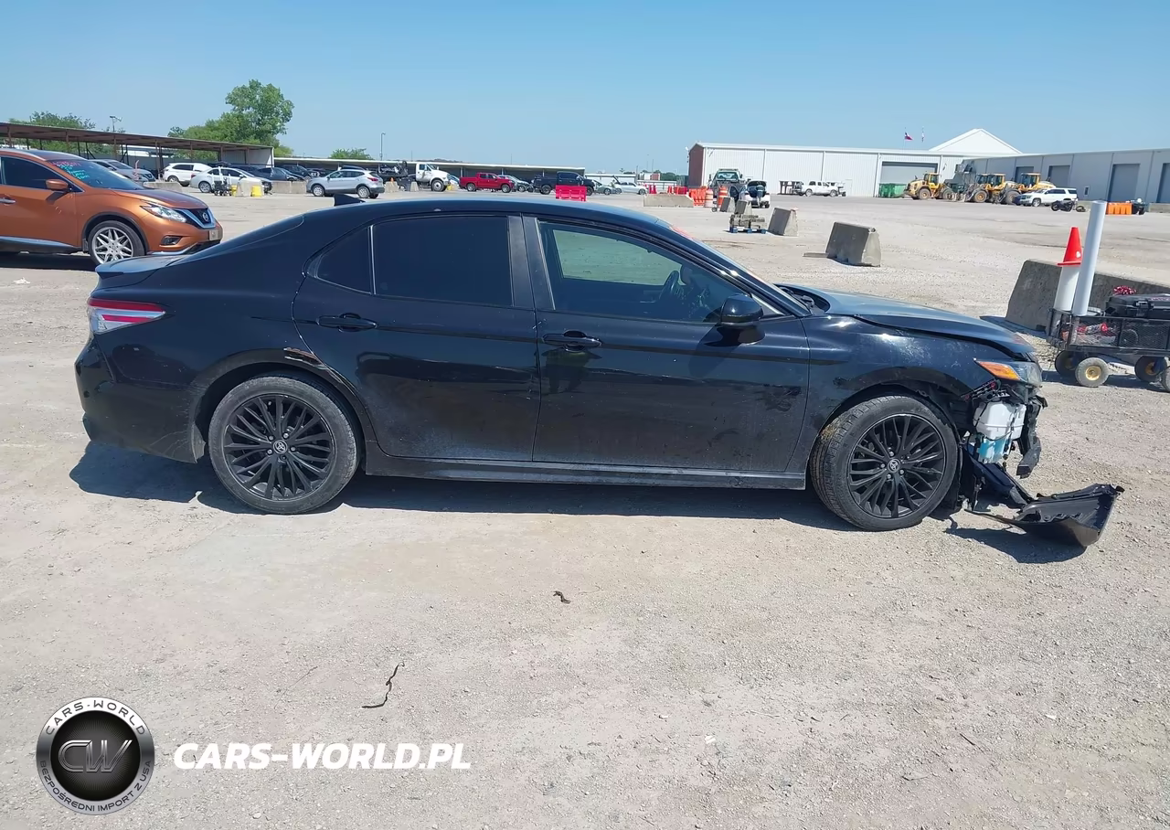 2020 Toyota Camry Se Nightshade Edition VIN:4T1G11AKXLU359964 - 14