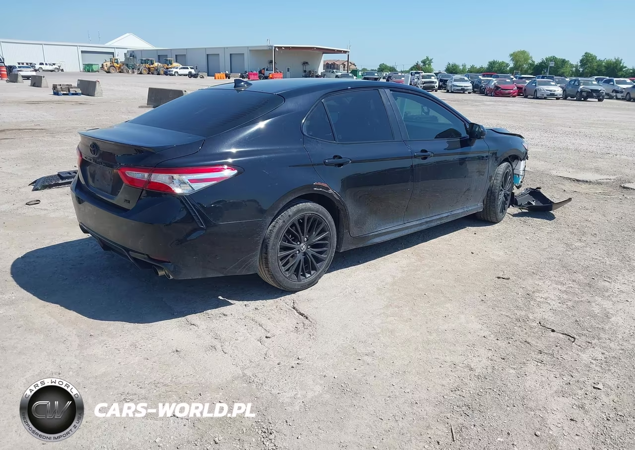2020 Toyota Camry Se Nightshade Edition VIN:4T1G11AKXLU359964 - 4