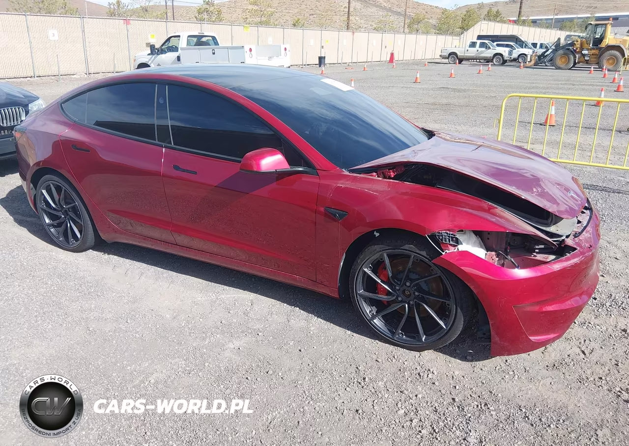 2025 Tesla Model 3 Performance All-Wheel Drive – zdjęcie 1 z 17