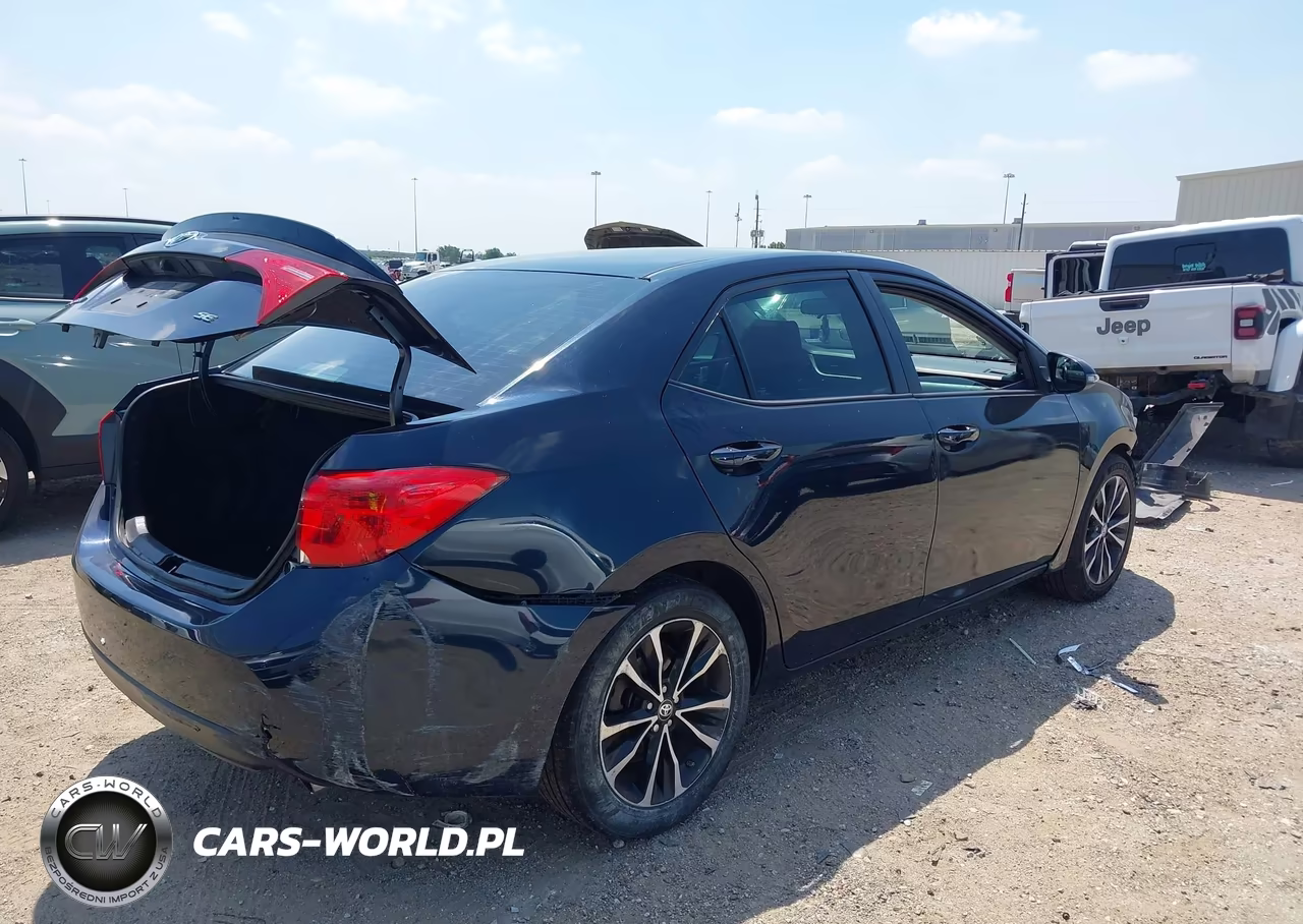 2018 Toyota Corolla Se VIN:5YFBURHE2JP839611 - 4