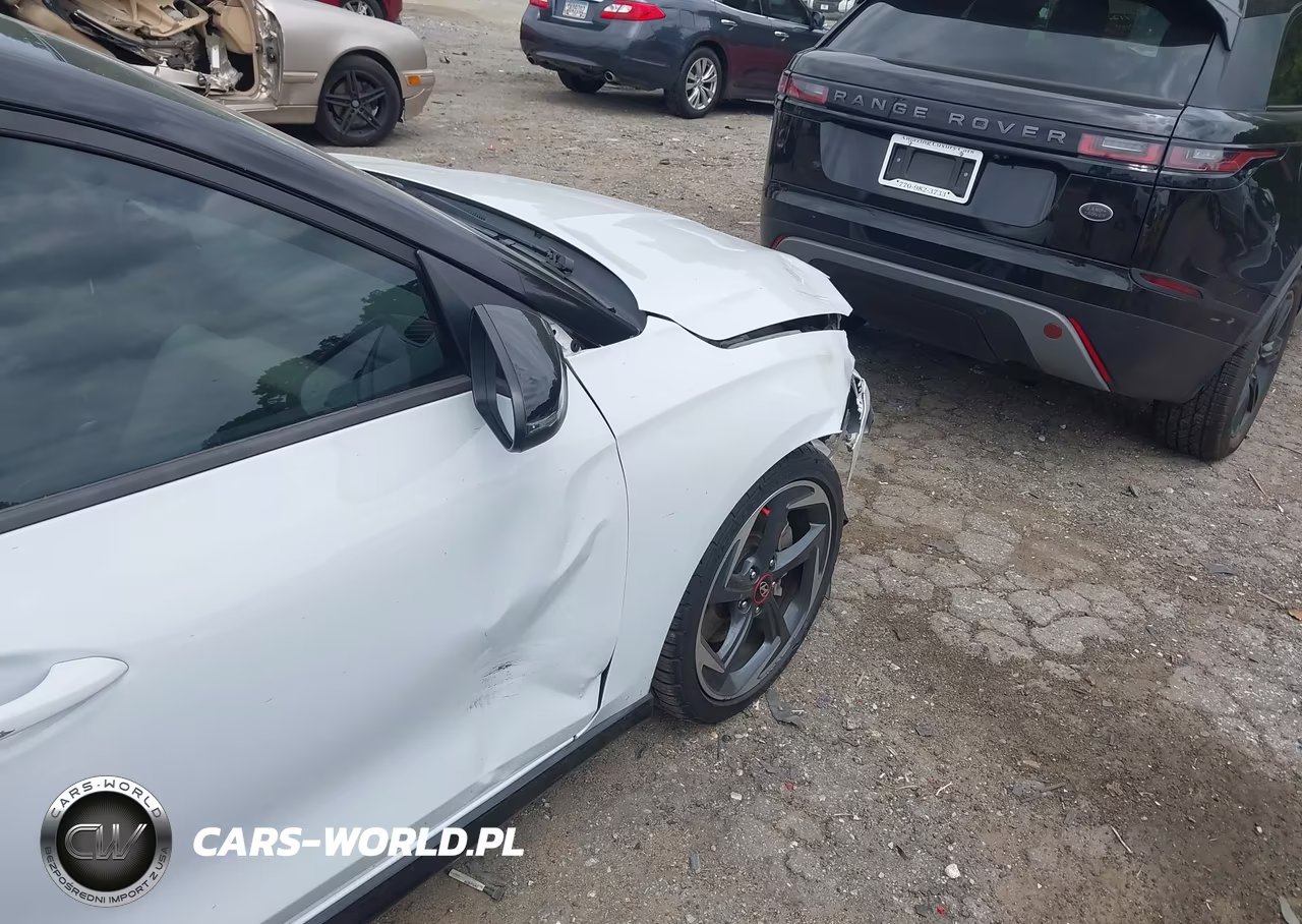 2020 Hyundai Veloster Turbo Ultimate VIN:KMHTH6AB3LU031843 - 17
