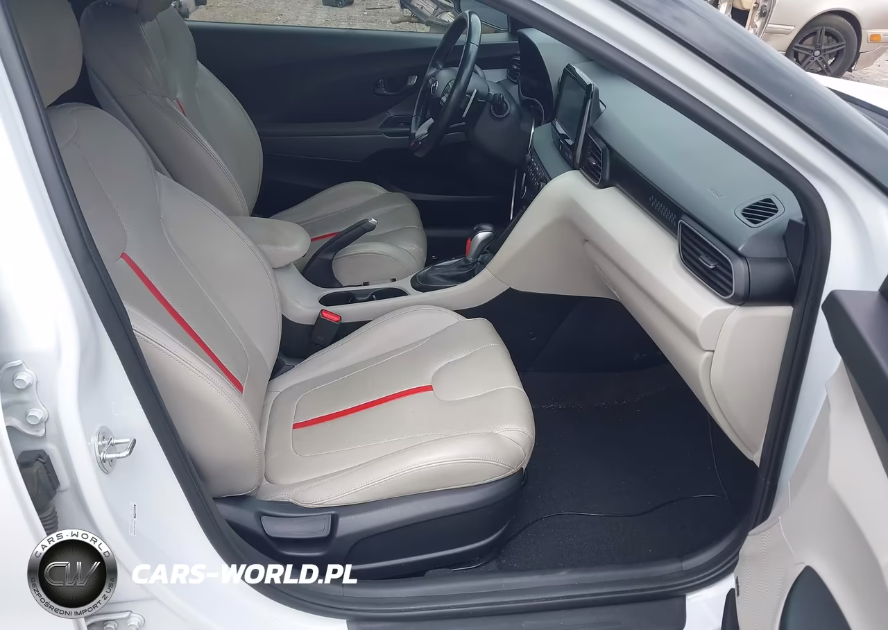 2020 Hyundai Veloster Turbo Ultimate VIN:KMHTH6AB3LU031843 - 5