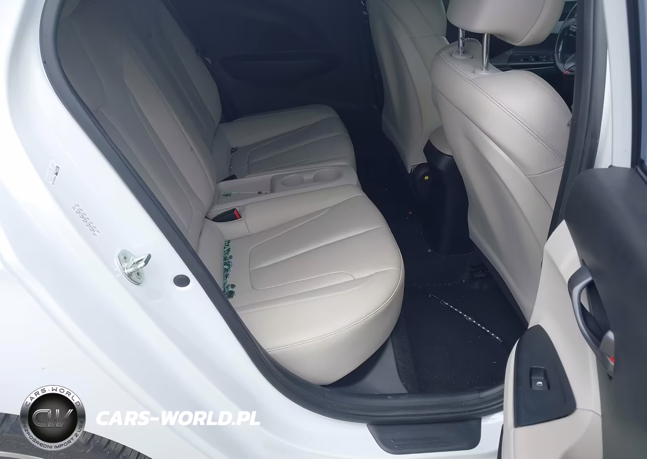 2020 Hyundai Veloster Turbo Ultimate VIN:KMHTH6AB3LU031843 - 8