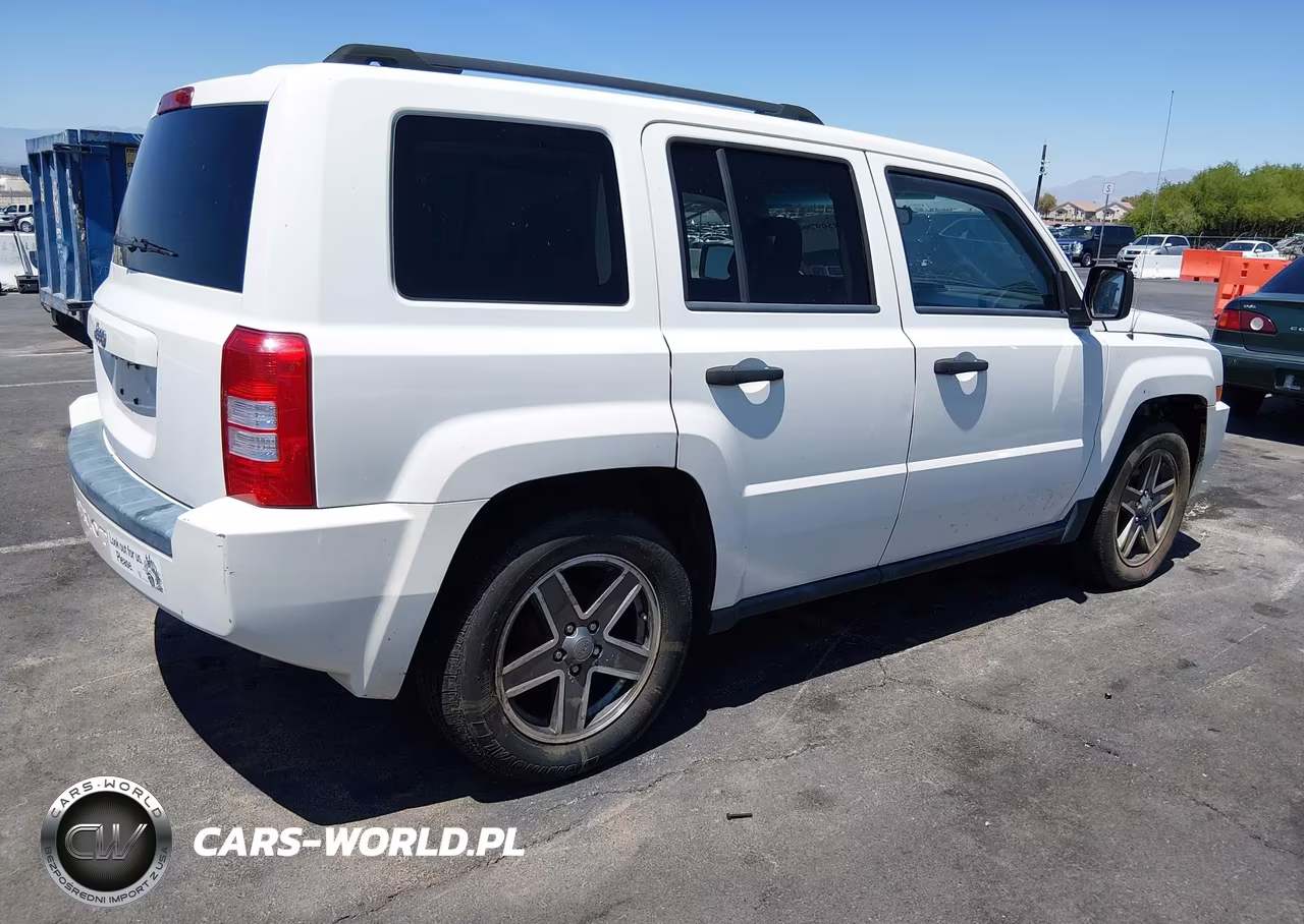 2008 Jeep Patriot Sport VIN:1J8FT28W38D775945 - 4