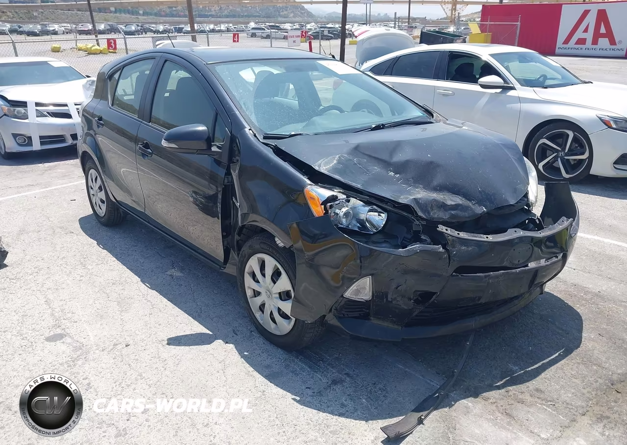 2014 Toyota Prius C Three – zdjęcie 1 z 16