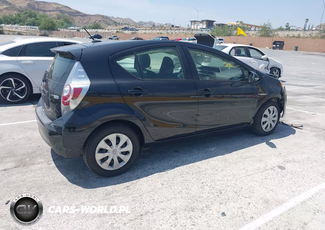 2014 Toyota Prius C Three VIN:JTDKDTB3XE1076493 - 12