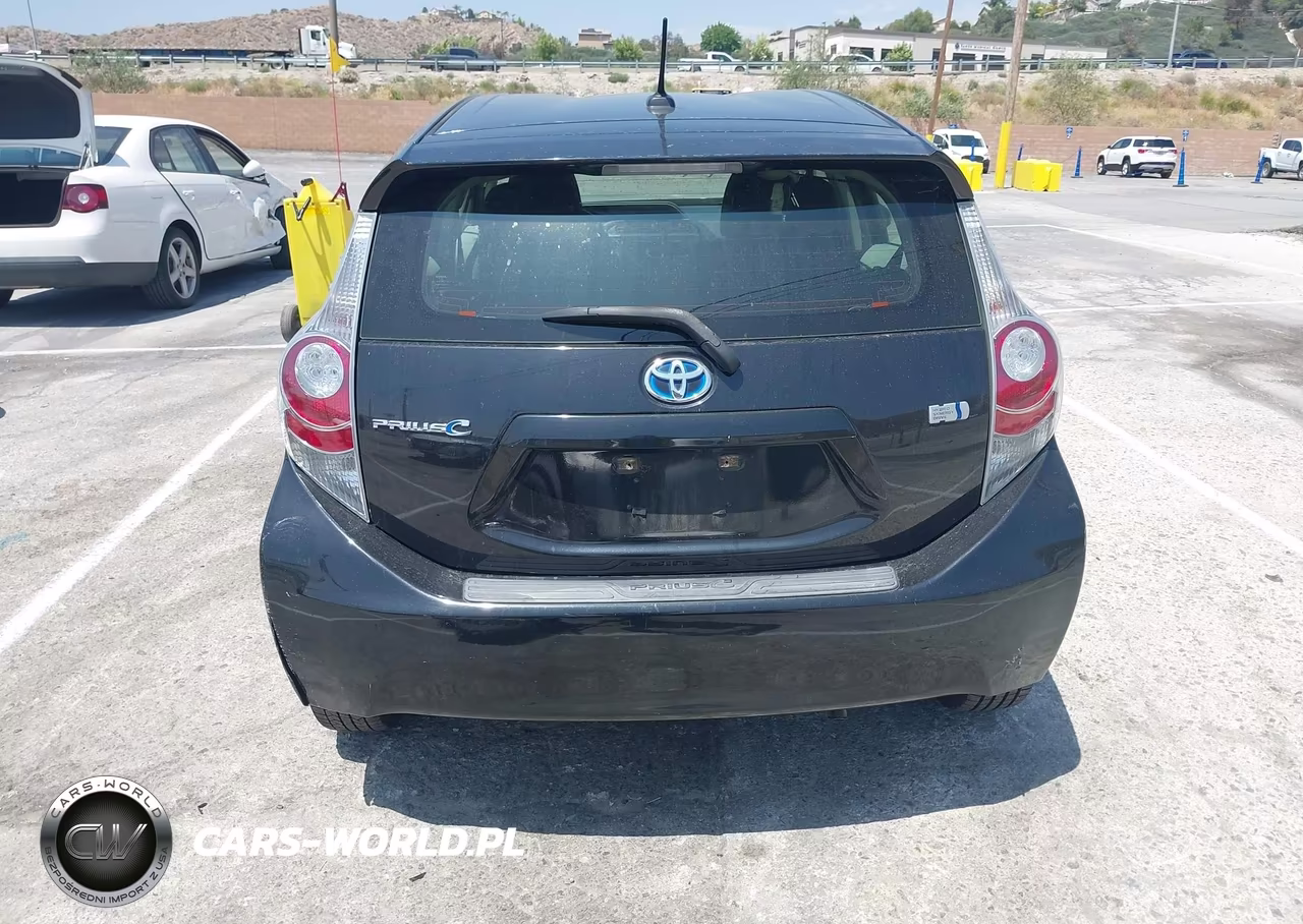 2014 Toyota Prius C Three VIN:JTDKDTB3XE1076493 - 15