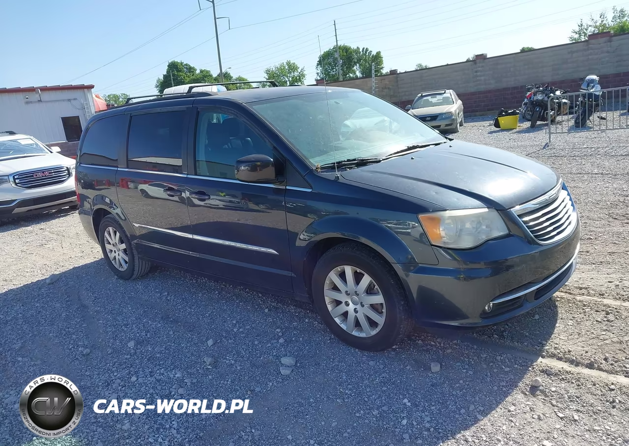 2014 Chrysler Town & Country Touring – zdjęcie 1 z 13