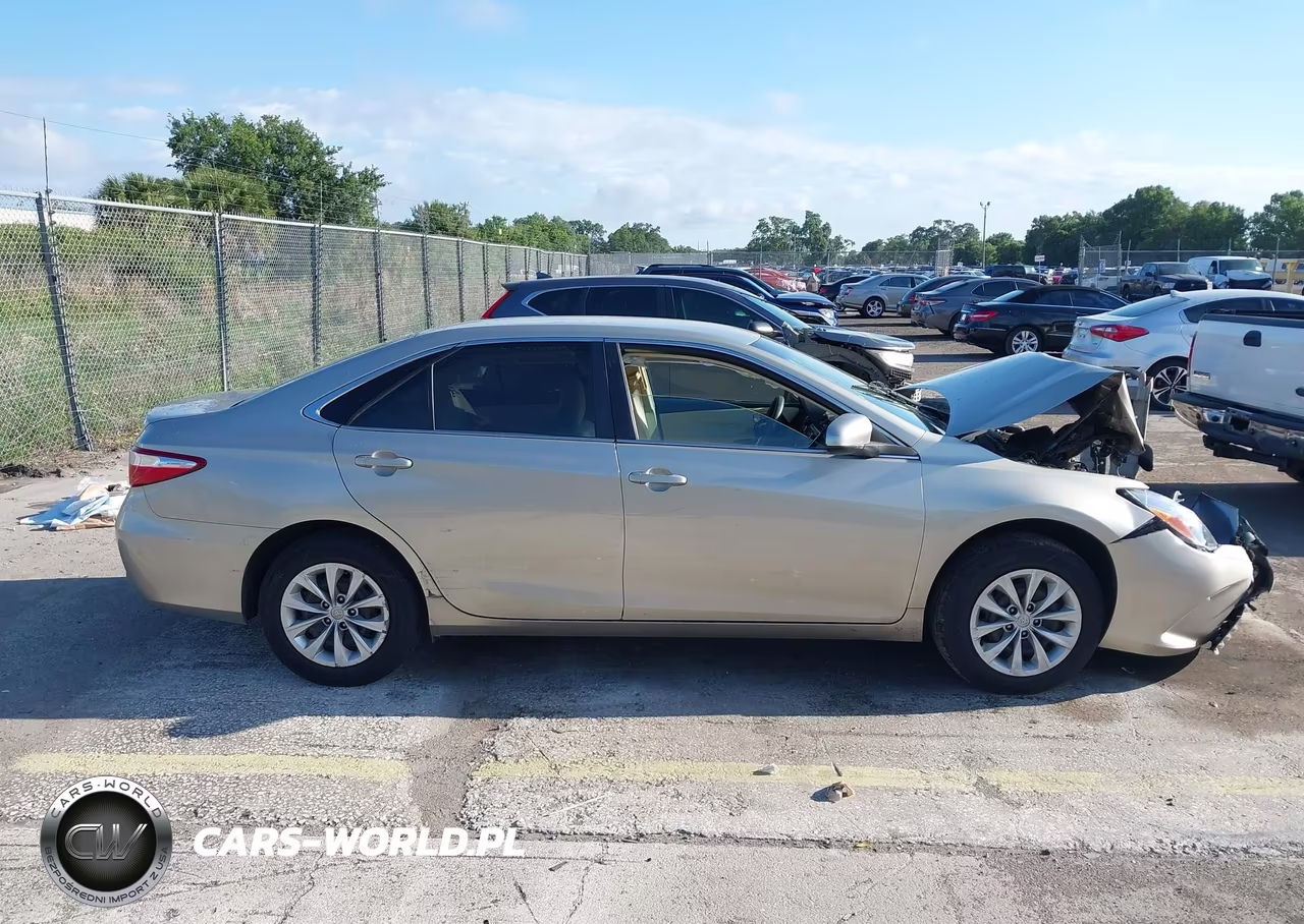 2017 Toyota Camry Le VIN:4T1BF1FK2HU733673 - 14