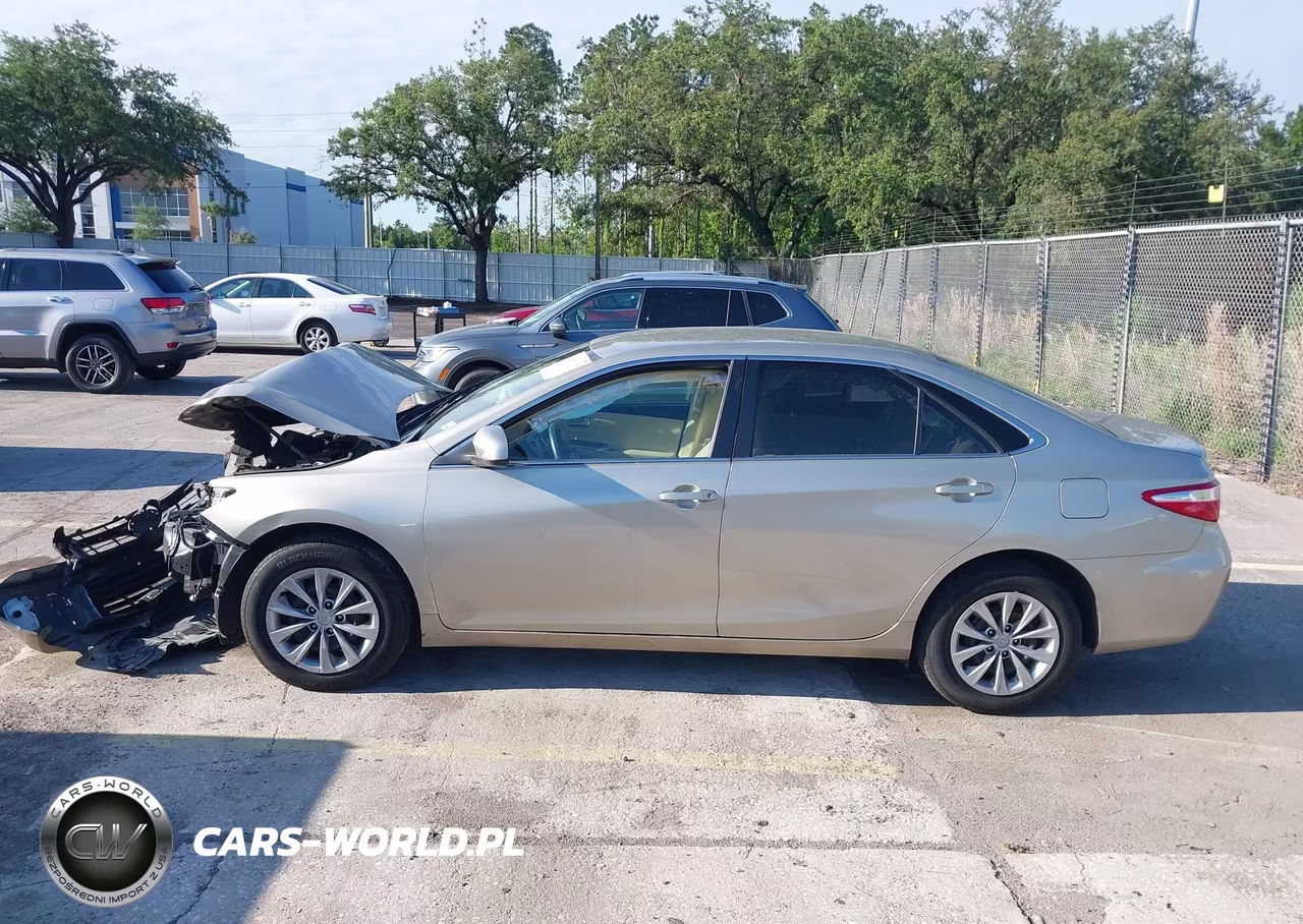 2017 Toyota Camry Le VIN:4T1BF1FK2HU733673 - 15