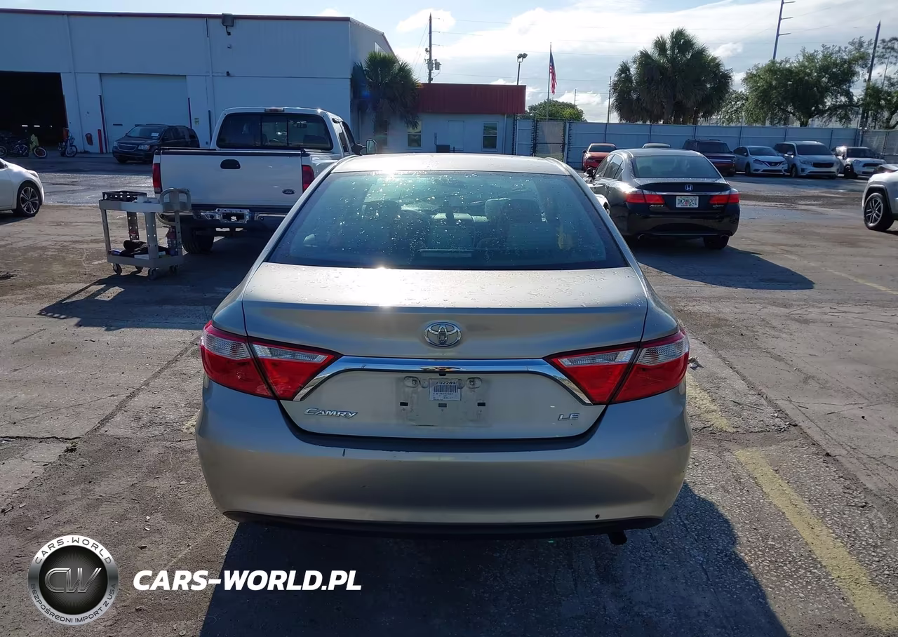 2017 Toyota Camry Le VIN:4T1BF1FK2HU733673 - 17