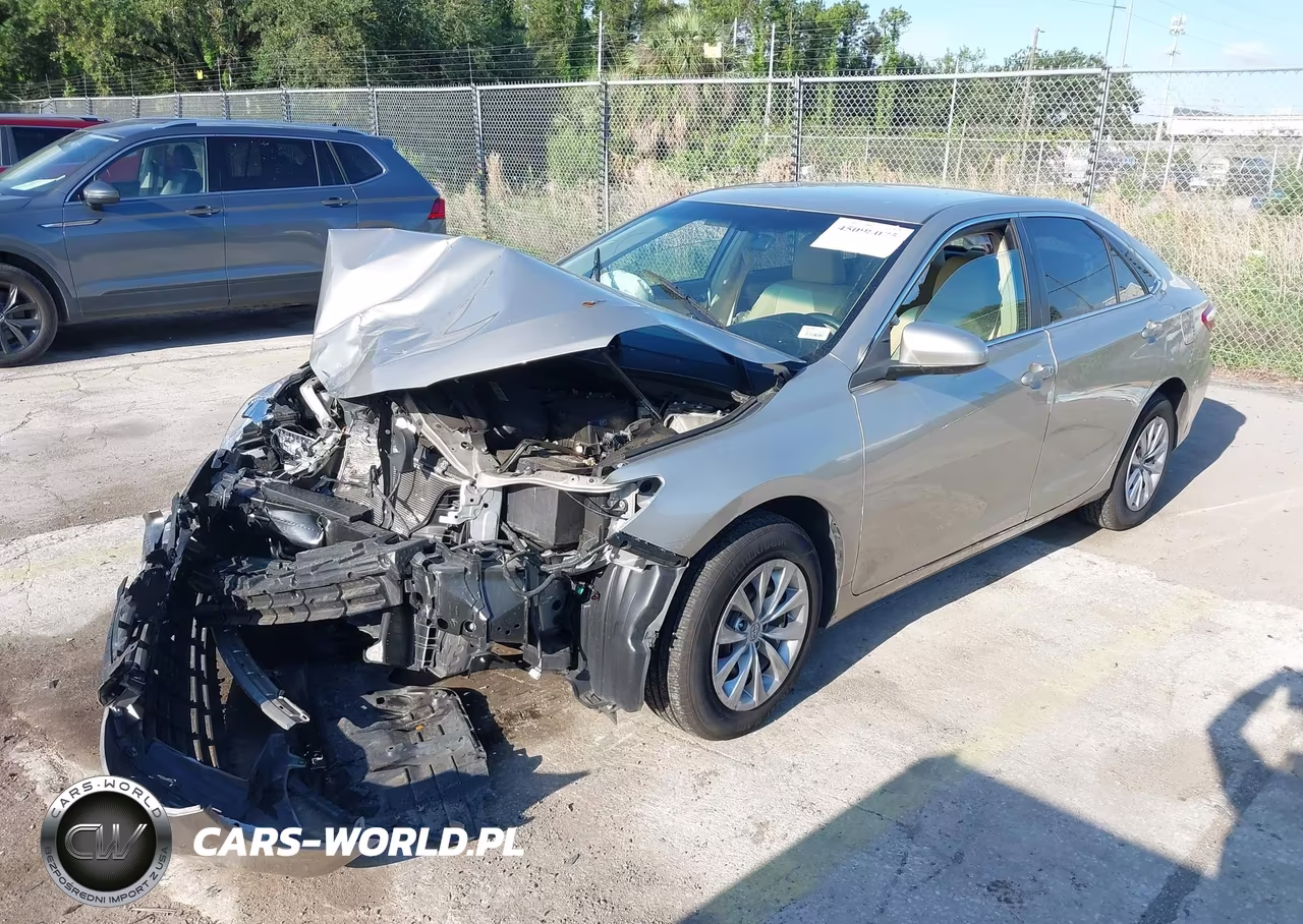2017 Toyota Camry Le VIN:4T1BF1FK2HU733673 - 2