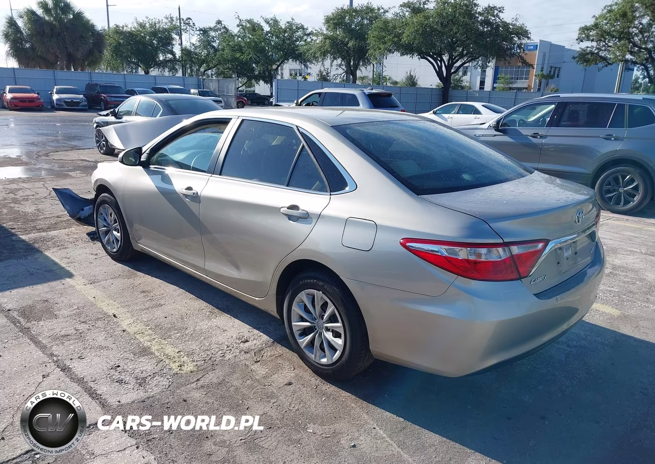 2017 Toyota Camry Le VIN:4T1BF1FK2HU733673 - 3