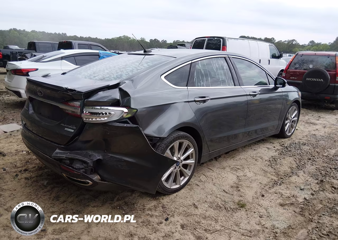 2017 Ford Fusion Platinum VIN:3FA6P0K94HR414630 - 4