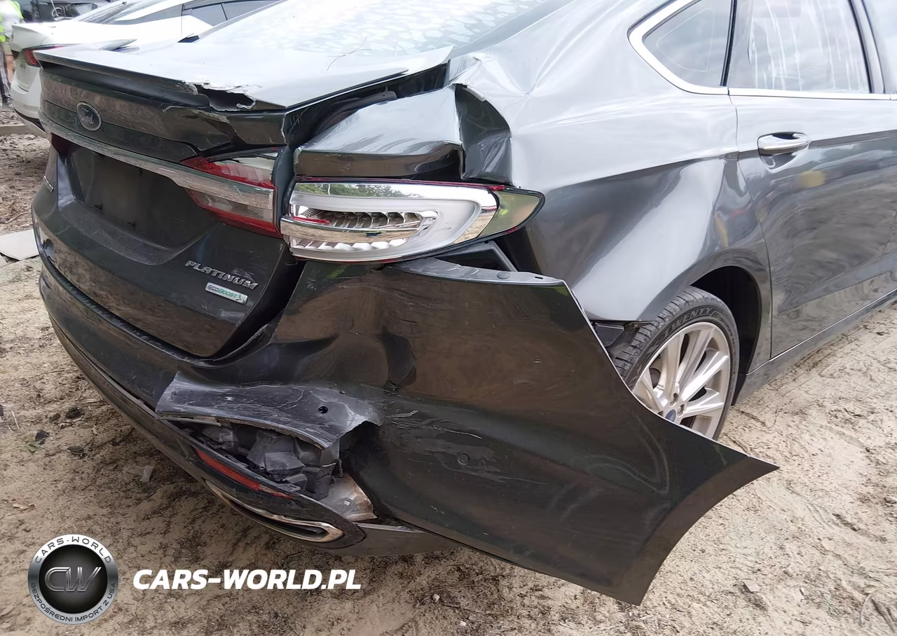 2017 Ford Fusion Platinum VIN:3FA6P0K94HR414630 - 6