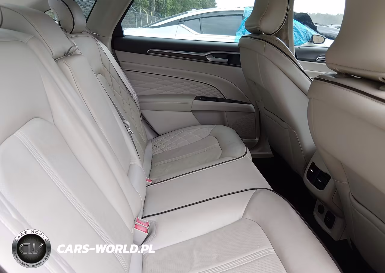 2017 Ford Fusion Platinum VIN:3FA6P0K94HR414630 - 8