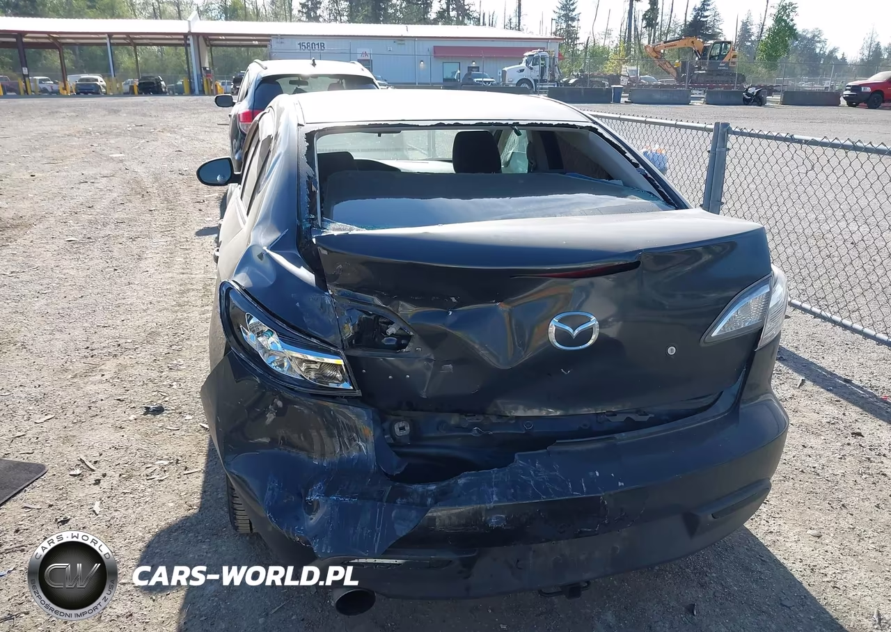 2011 Mazda Mazda3 I Sport VIN:JM1BL1UG9B1474586 - 16