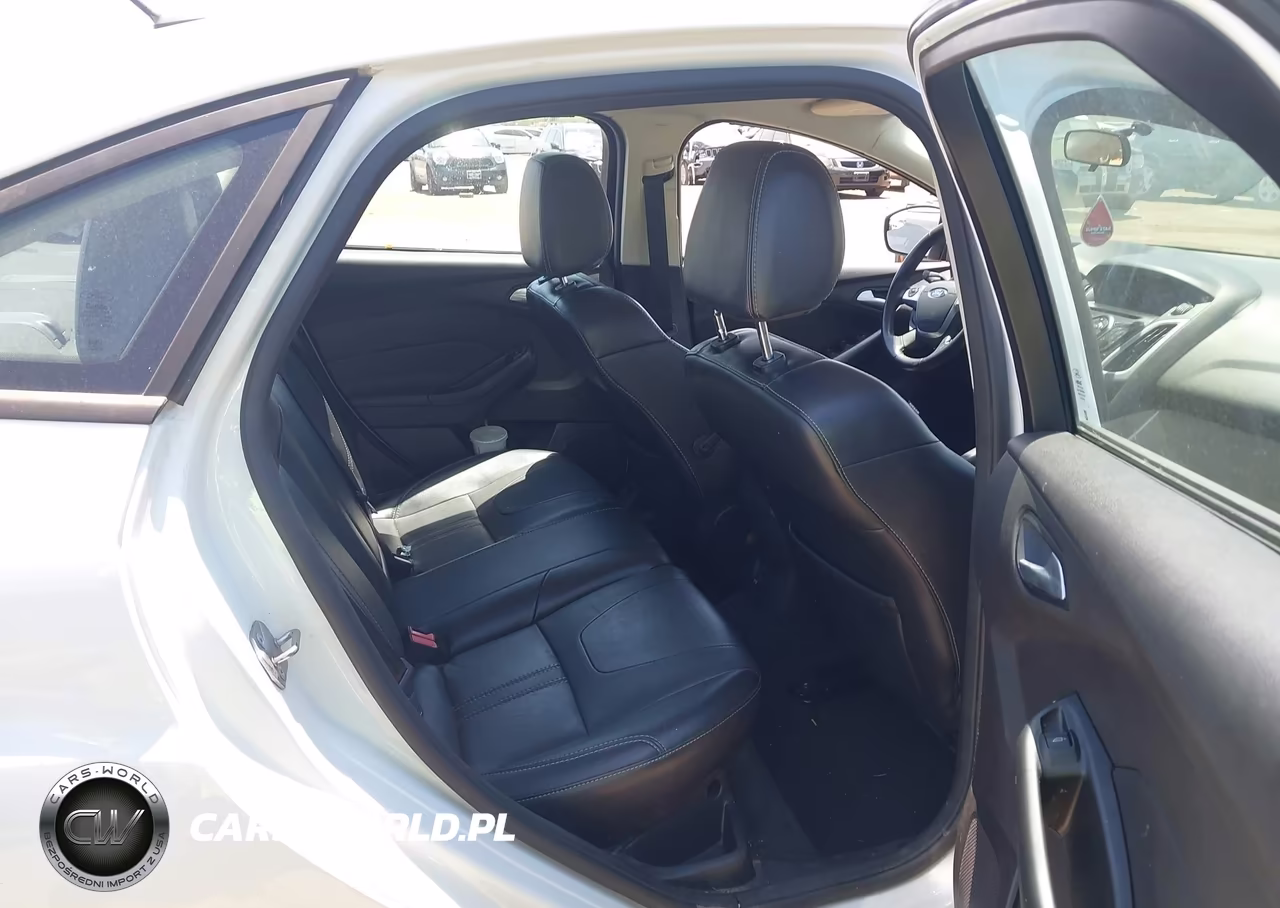 2014 Ford Focus Se VIN:1FADP3F24EL174351 - 8
