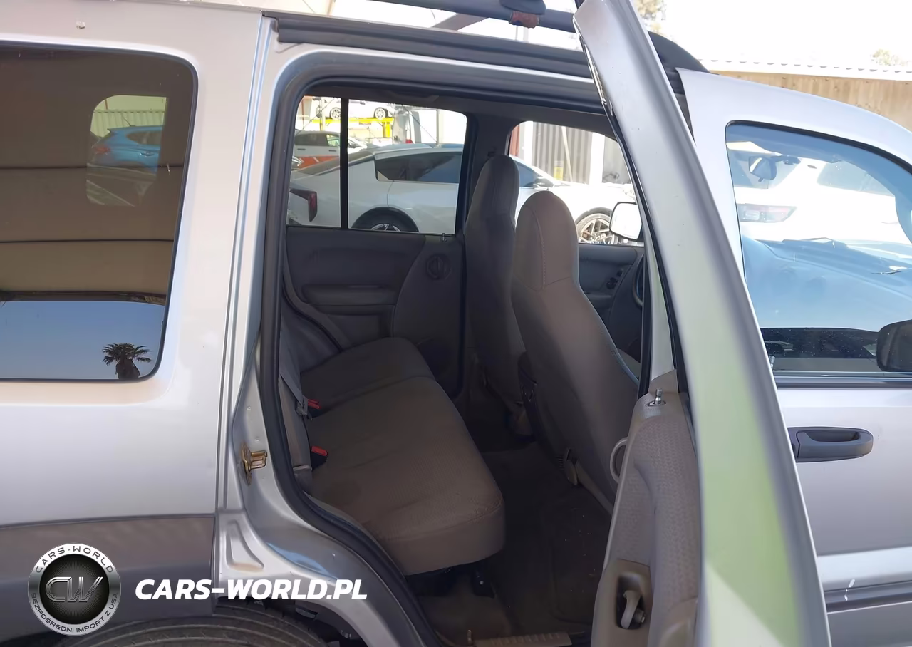 2002 Jeep Liberty Sport VIN:1J4GK48K72W307116 - 8