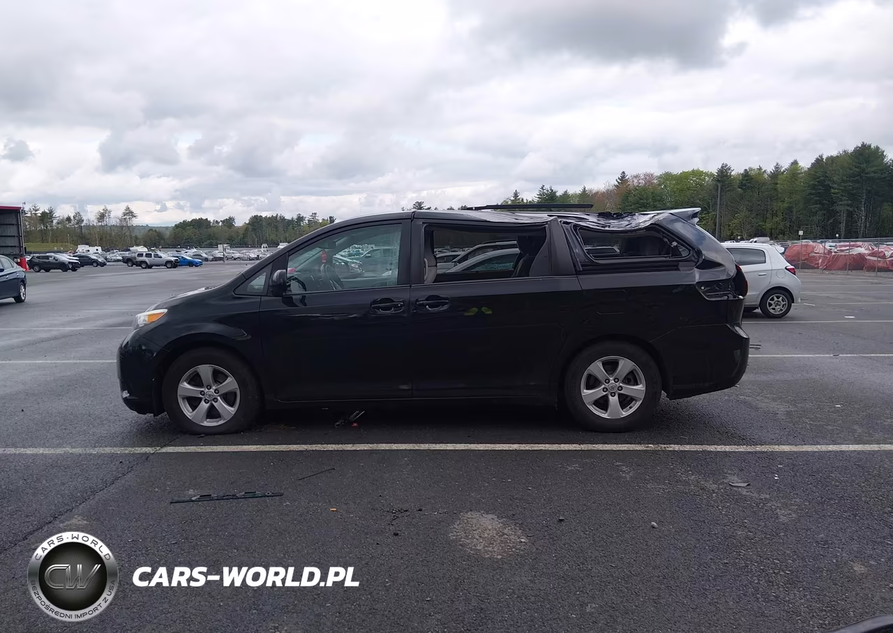 2015 Toyota Sienna Le 8 Passenger VIN:5TDKK3DC2FS661267 - 14