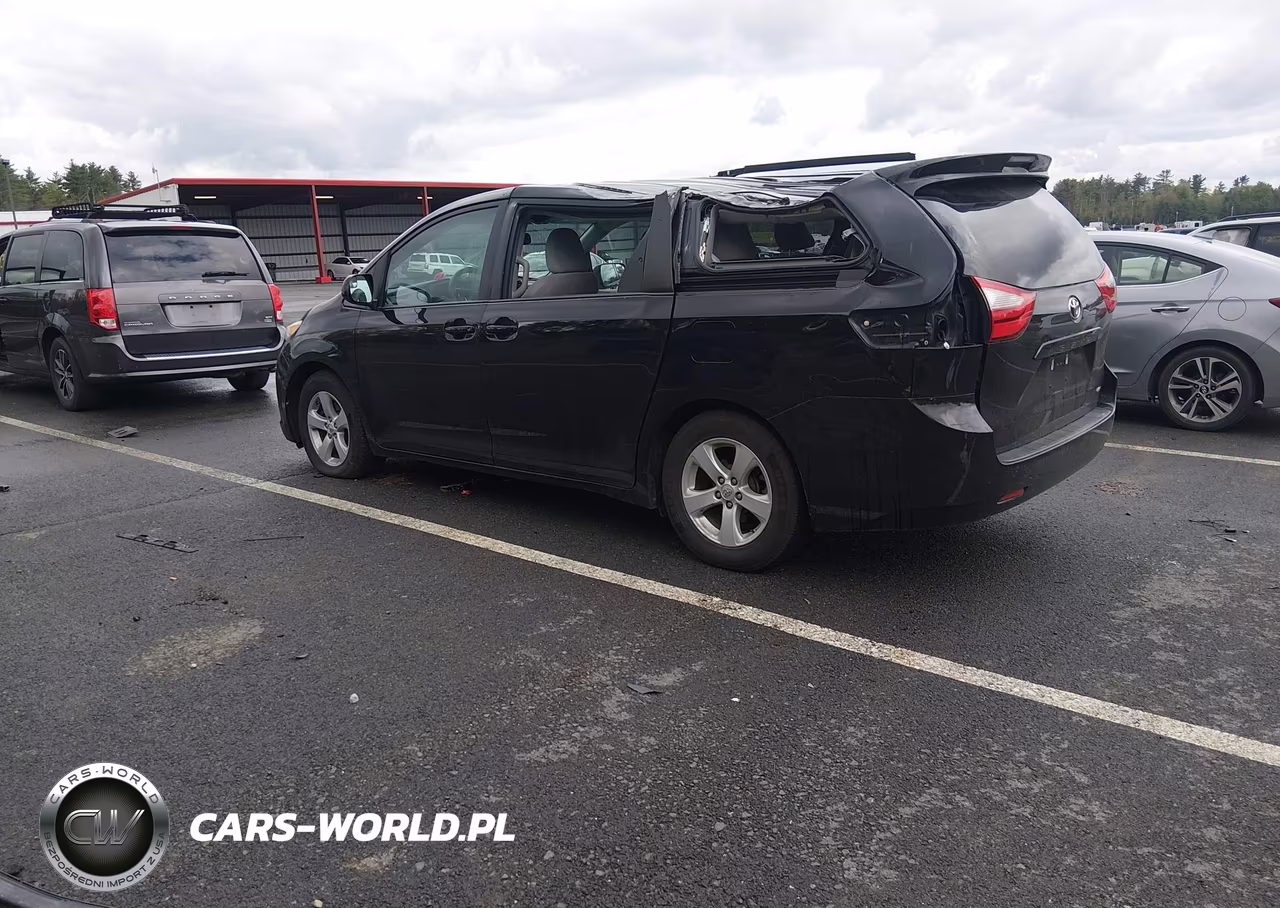 2015 Toyota Sienna Le 8 Passenger VIN:5TDKK3DC2FS661267 - 3