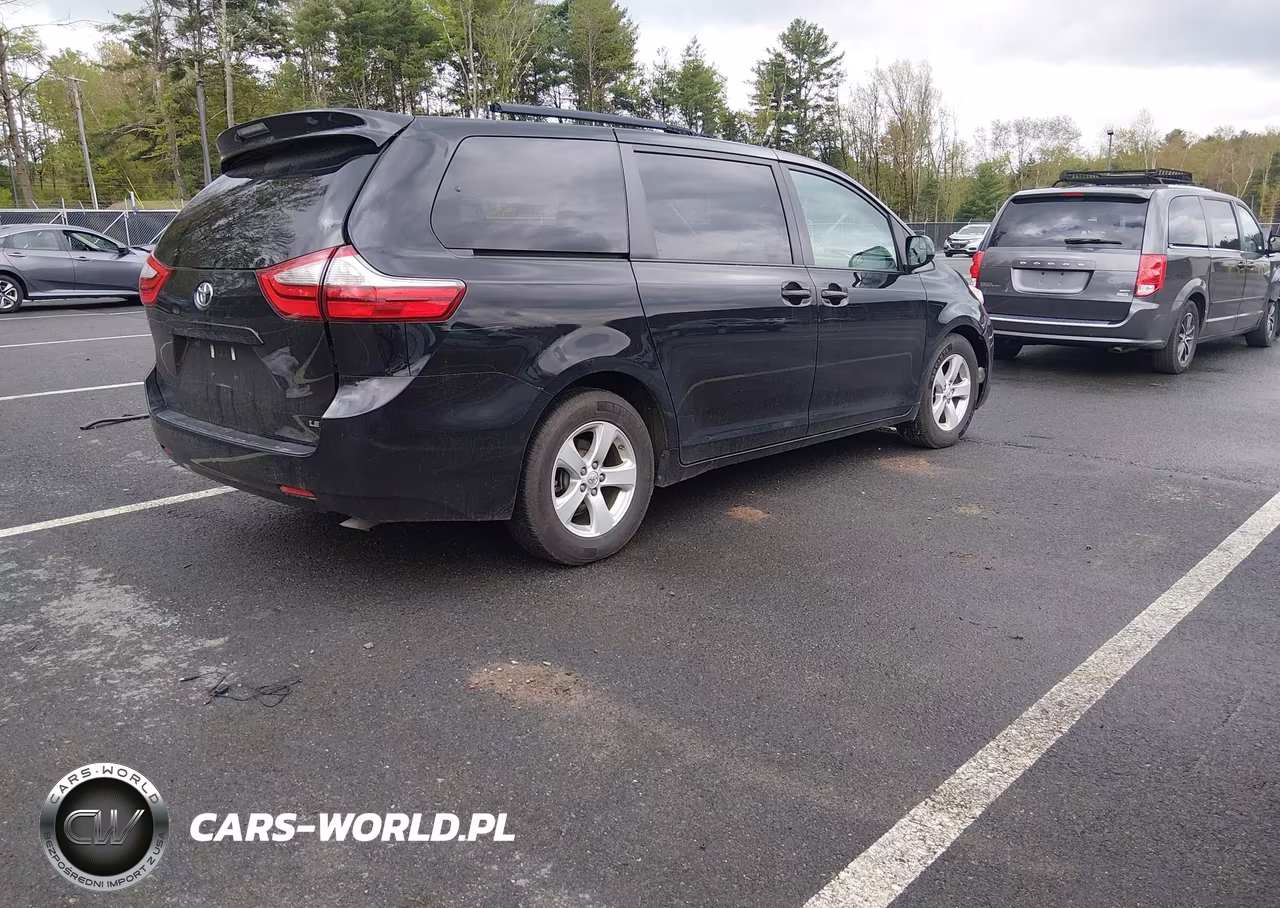 2015 Toyota Sienna Le 8 Passenger VIN:5TDKK3DC2FS661267 - 4