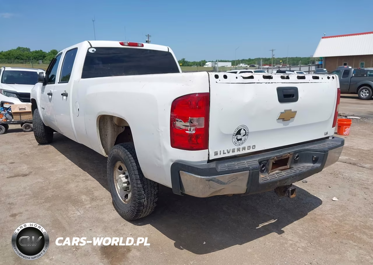 2008 Chevrolet Silverado 2500Hd Work Truck VIN:1GCHC23K88F199262 - 3
