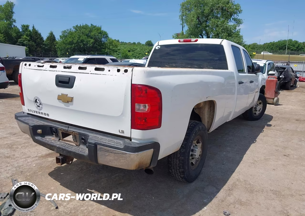 2008 Chevrolet Silverado 2500Hd Work Truck VIN:1GCHC23K88F199262 - 4