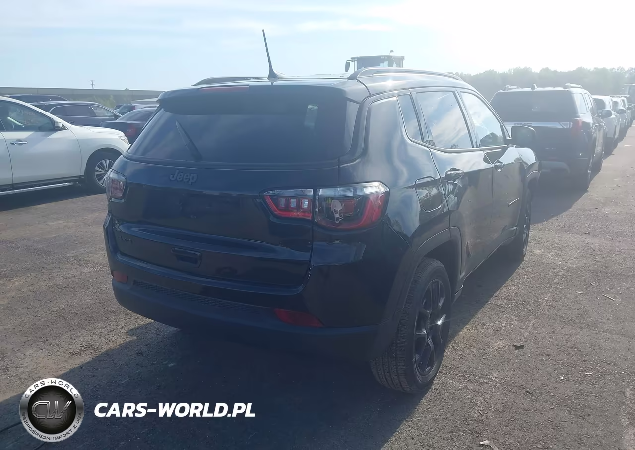 2025 Jeep Compass Latitude 4X4 VIN:3C4NJDBN1ST567875 - 4